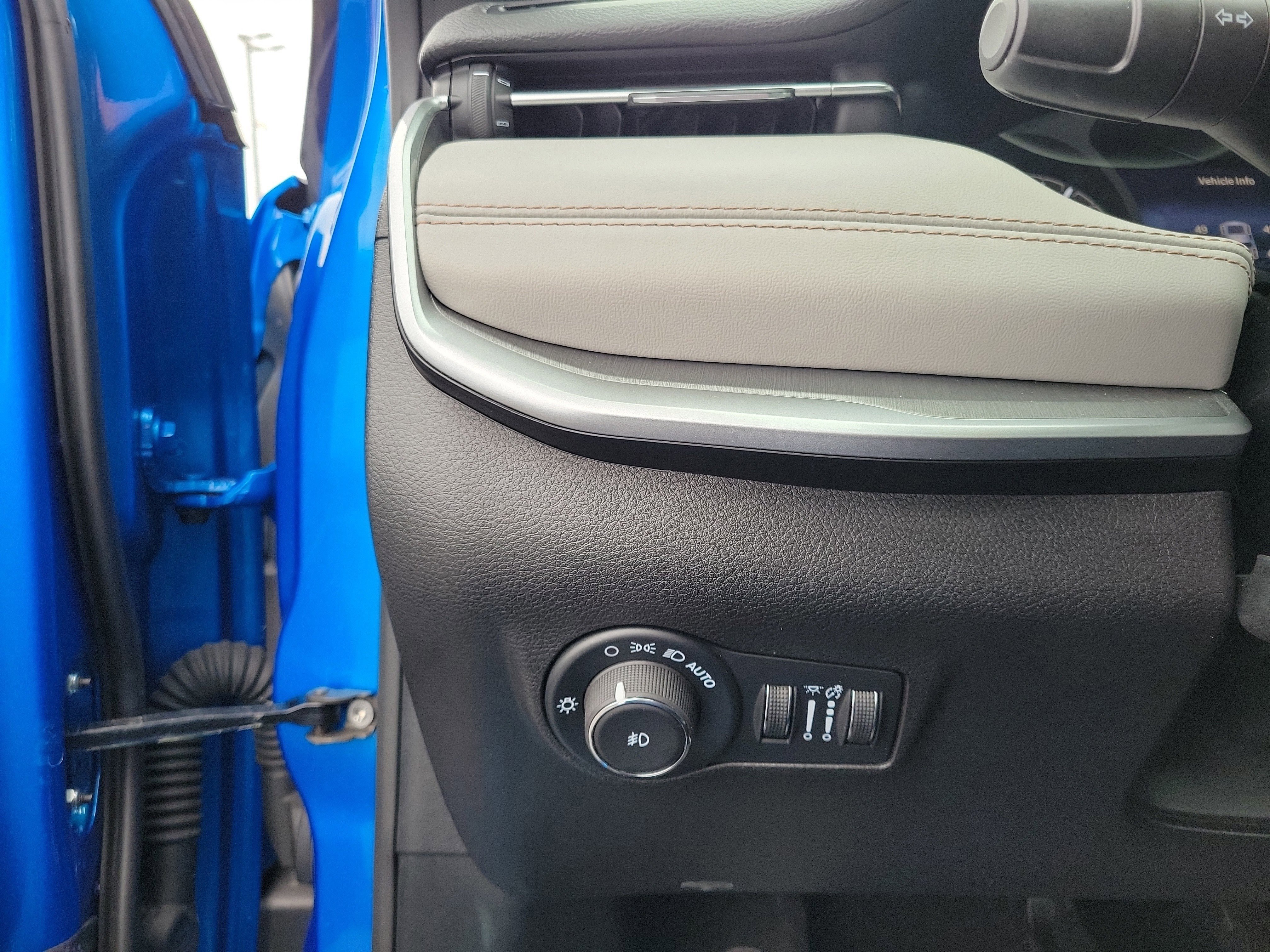 Used 2024 Jeep Compass Limited image 20