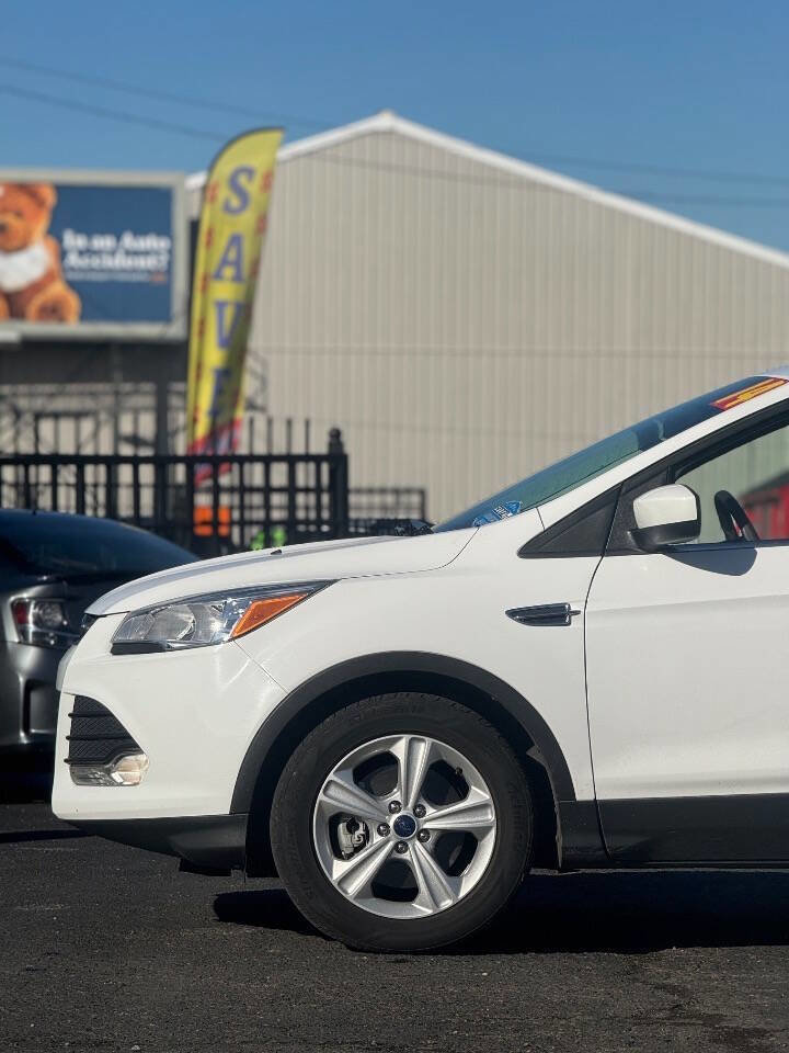 Used 2014 Ford Escape SE image 17
