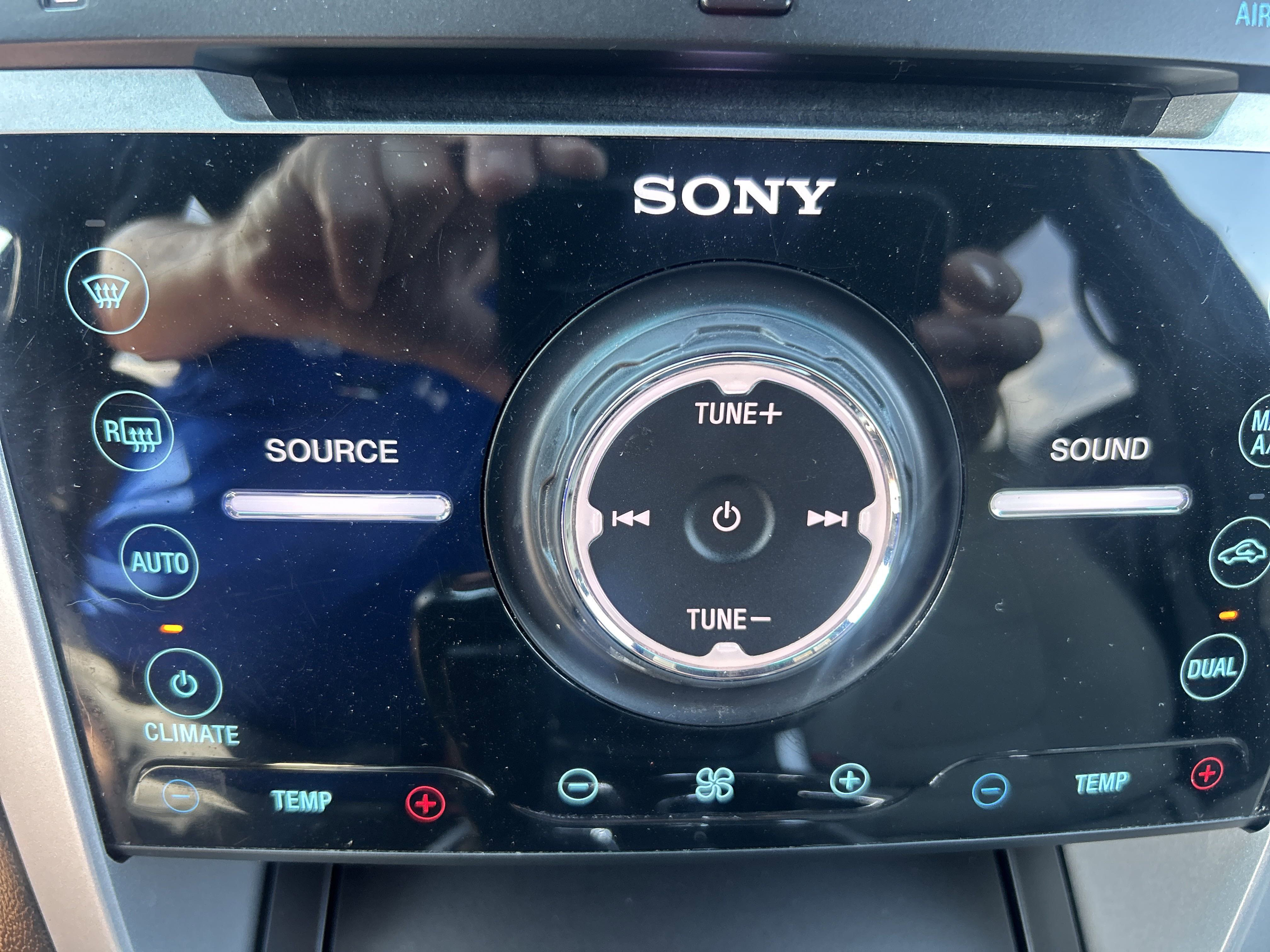 Used 2015 Ford Explorer Limited w/ Equipment Group 303A FWD image 28