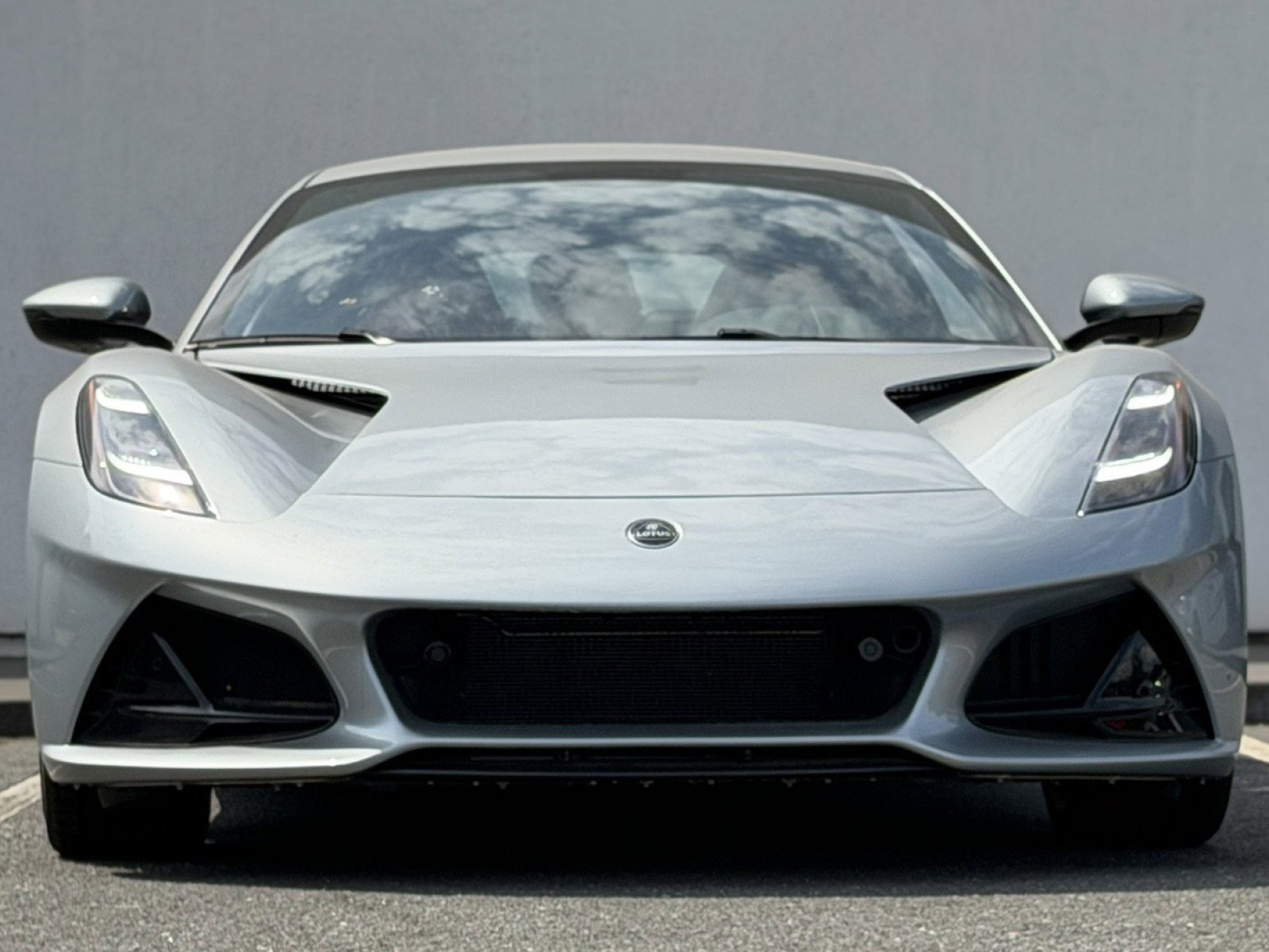 Used 2025 Lotus Emira RWD image 2