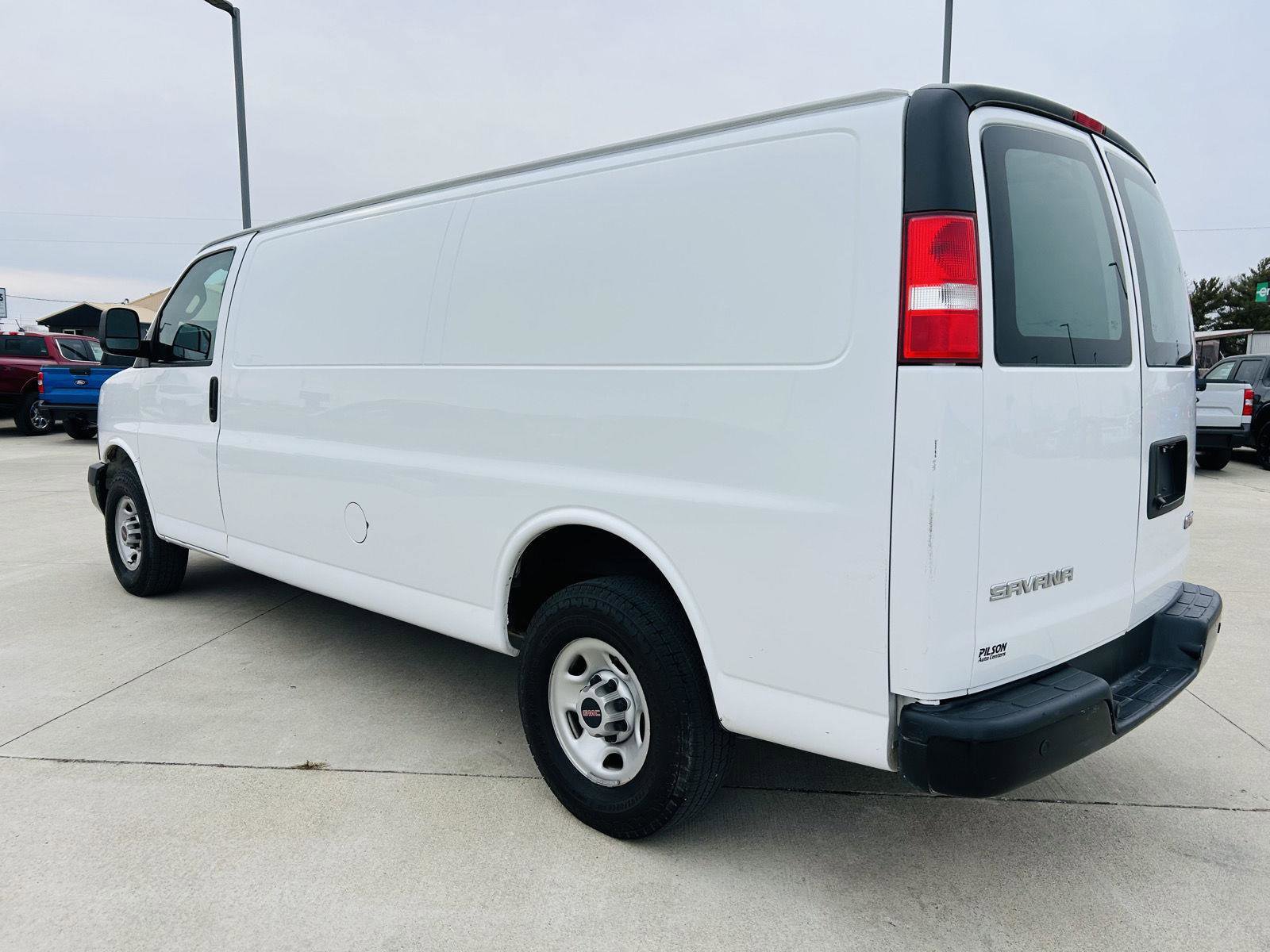 Used 2020 GMC Savana 2500 Extended w/ Driver Convenience Package image 23