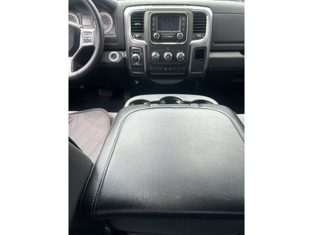 Used 2022 RAM 1500 Classic SLT RWD image 8