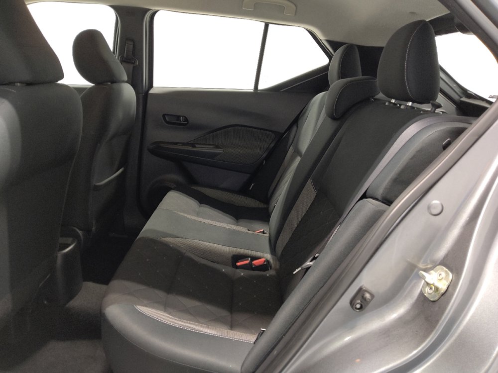 Used 2020 Nissan Kicks S image 18