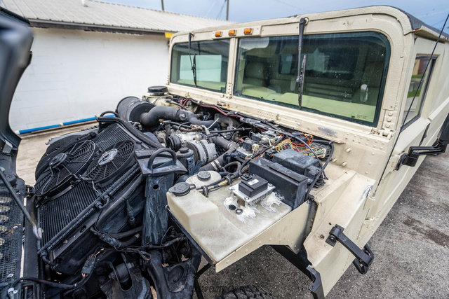 Used 2000 HUMMER H1 4-Door Wagon AWD/4WD image 16