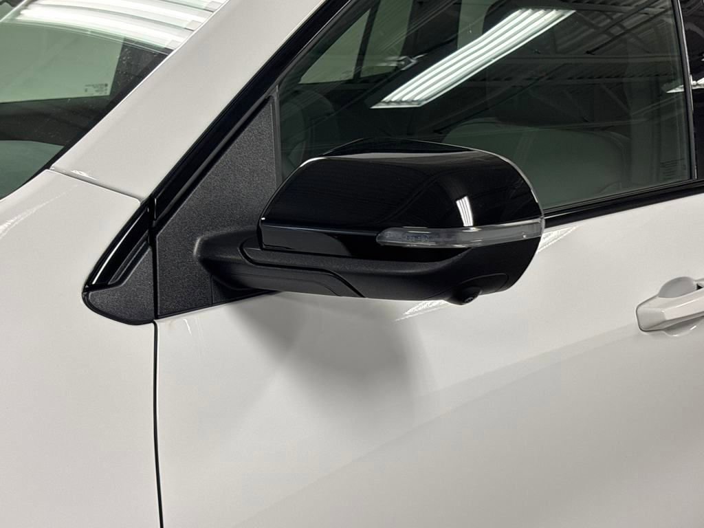 New 2026 GMC Acadia AT4 w/ Super Cruise Package image 11