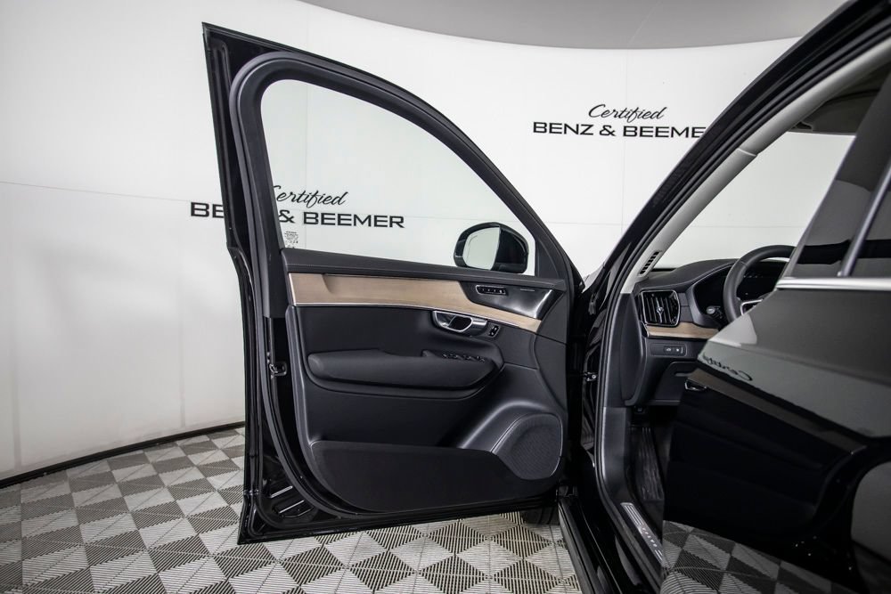 Used 2025 Volvo XC90 T8 Plus w/ Protection Package Premier AWD/4WD image 14