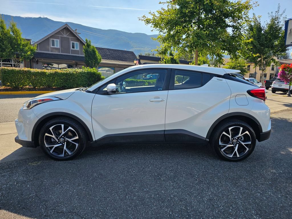 Used 2018 Toyota C-HR XLE FWD image 8