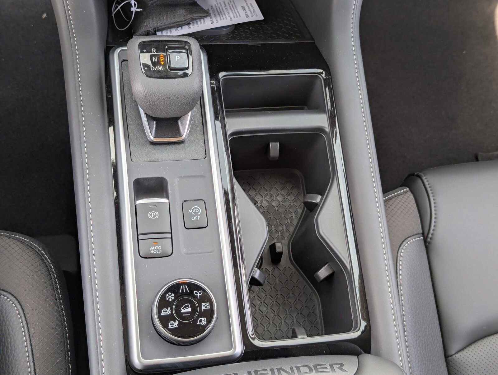 New 2026 Nissan Pathfinder SL AWD/4WD image 16