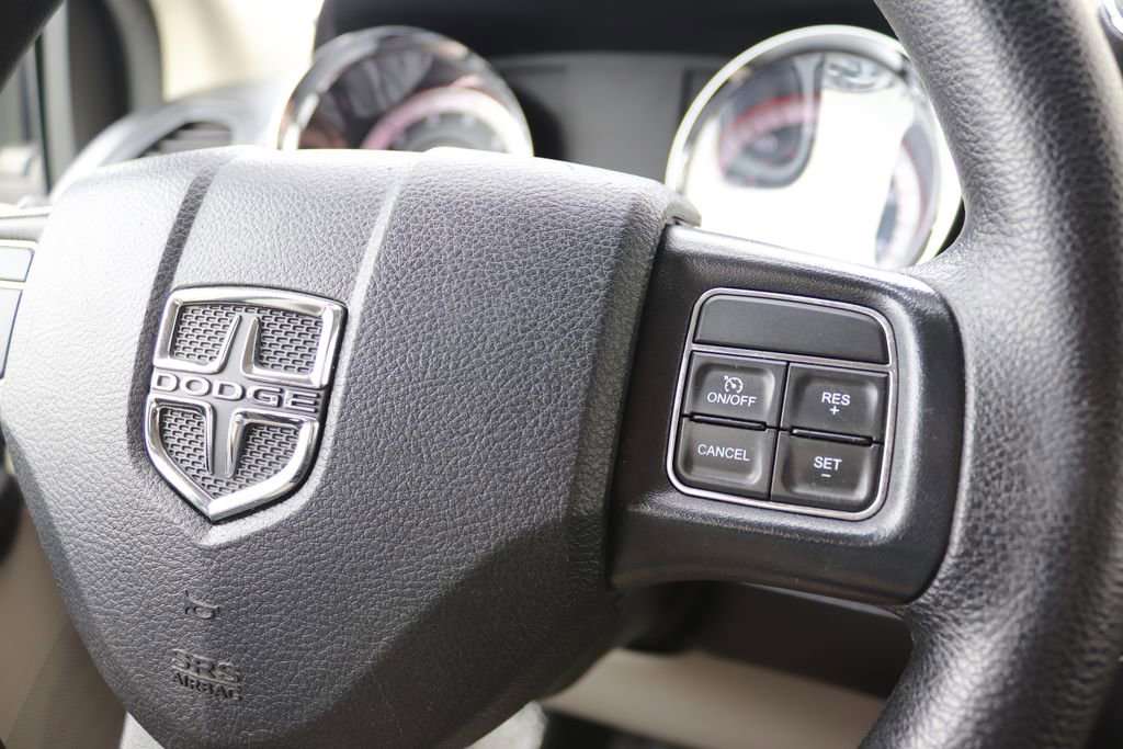 Used 2019 Dodge Grand Caravan SE image 12