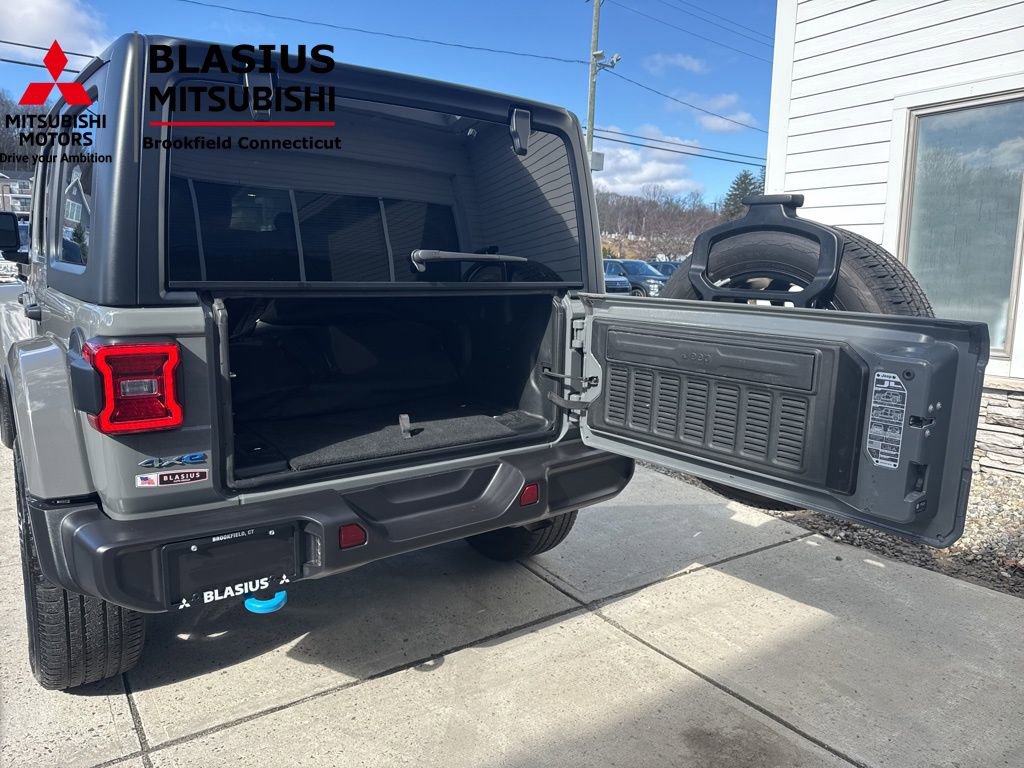 Used 2023 Jeep Wrangler Unlimited Sahara image 15