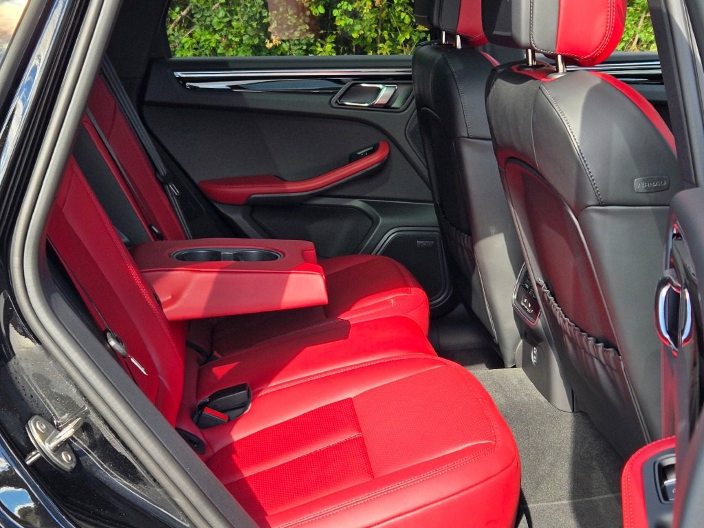 New 2026 Porsche Macan image 36