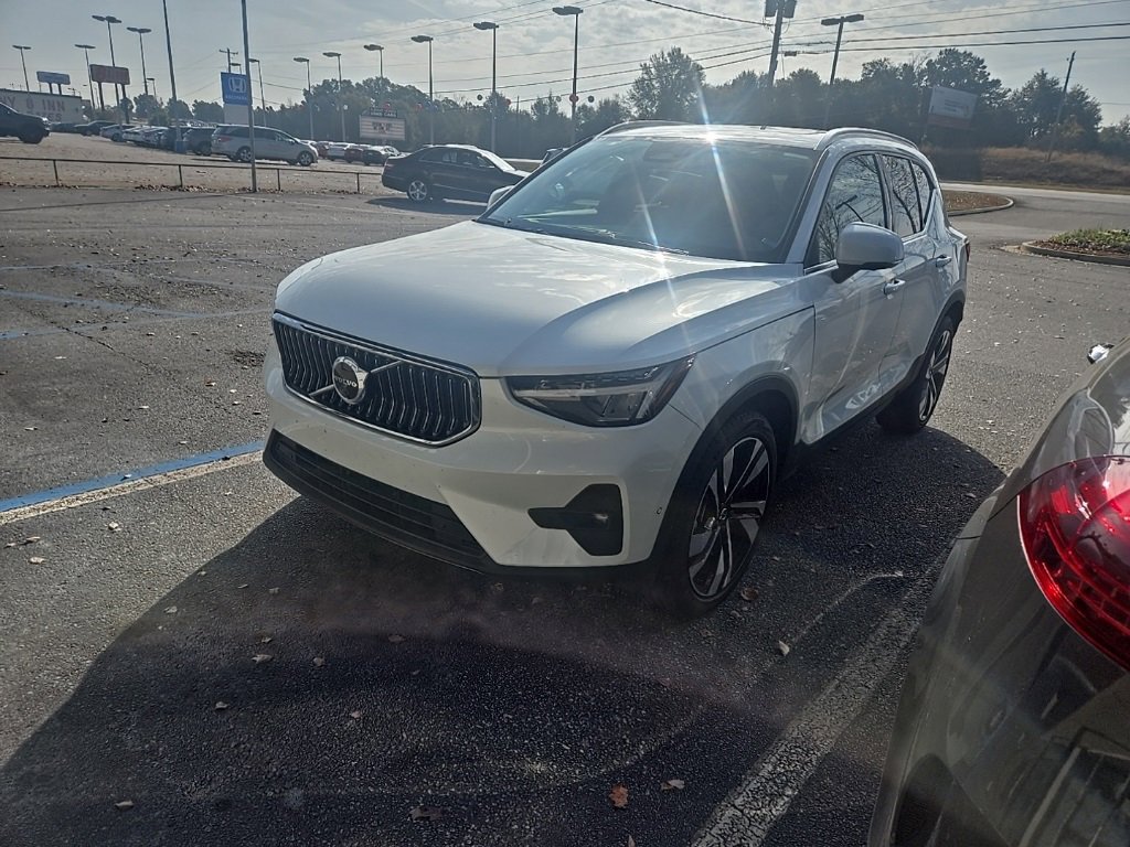 Used 2023 Volvo XC40 B5 Ultimate w/ Protection Package Premier