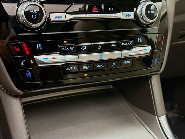 Used 2021 Ford Explorer Platinum w/ Equipment Group 601A image 16