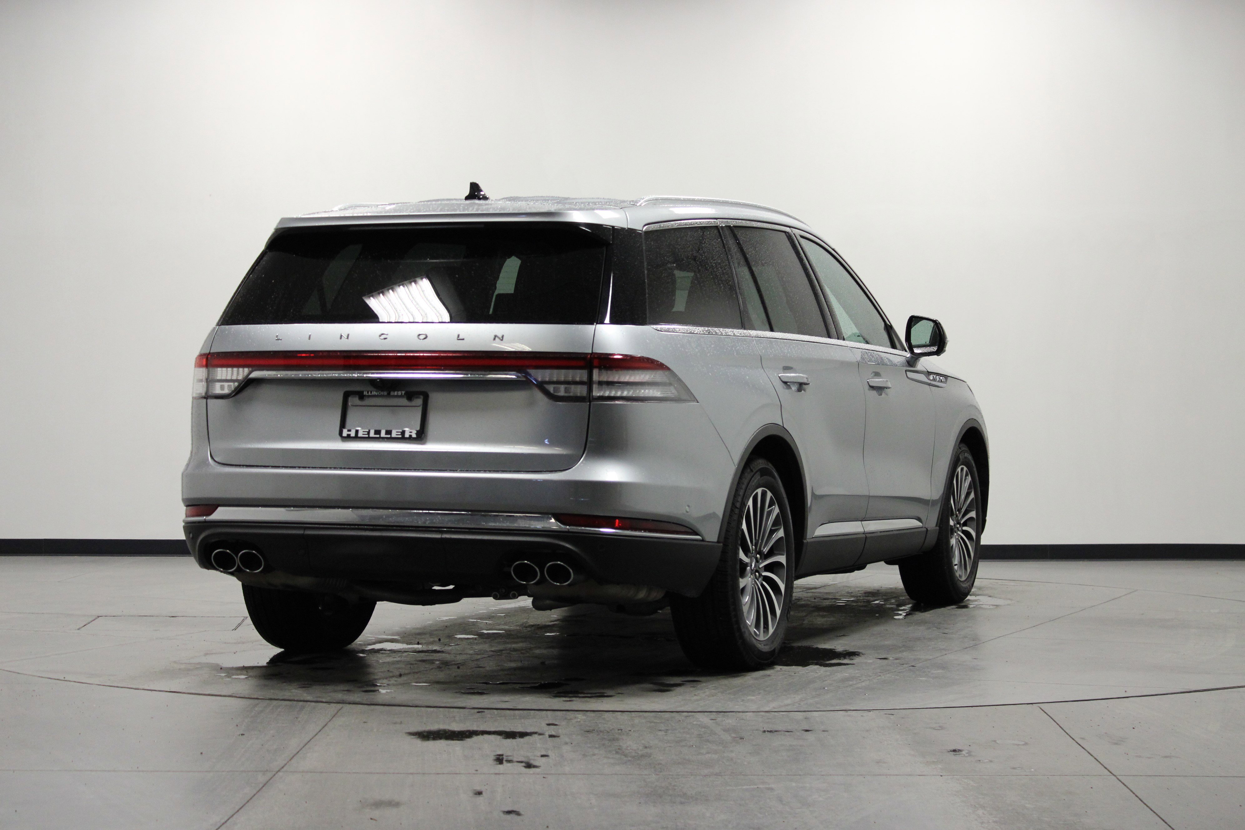 Used 2022 Lincoln Aviator Reserve w/ Equipment Group 201A image 4