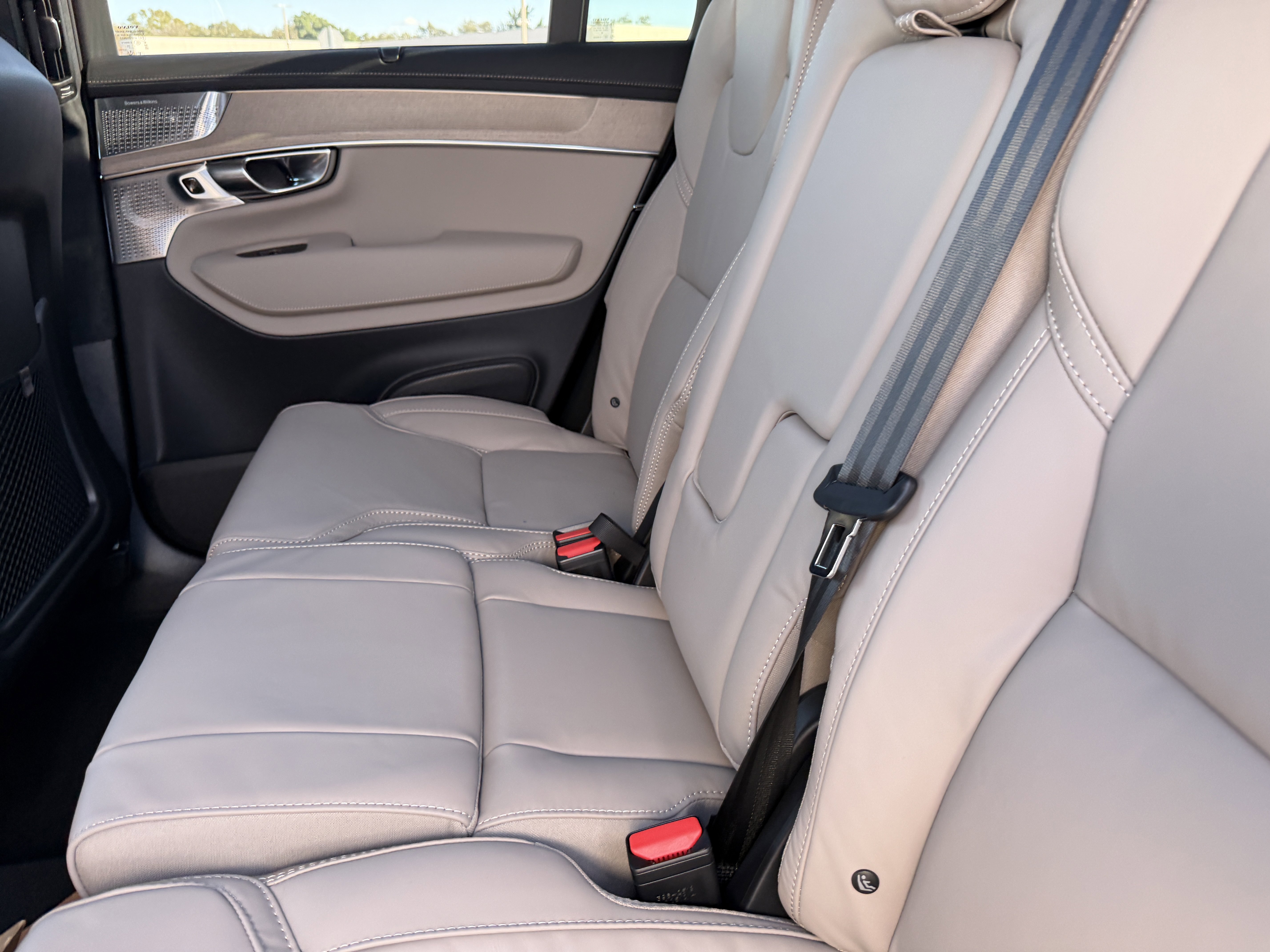 New 2026 Volvo XC90 B6 Ultra w/ Lounge Package image 16