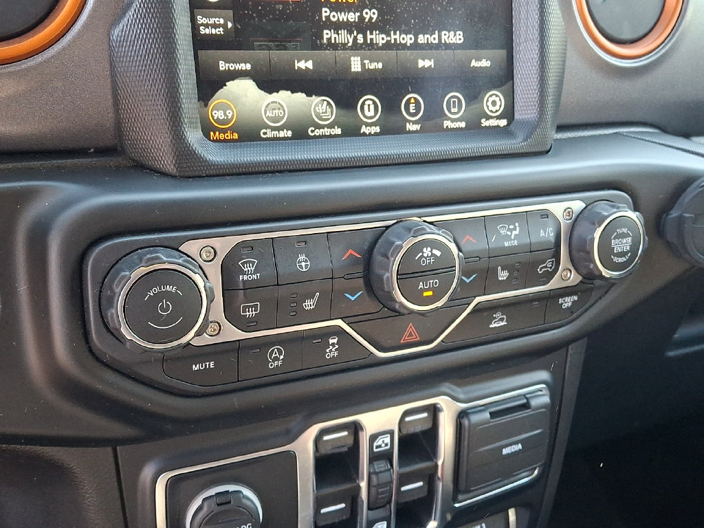 Used 2022 Jeep Gladiator Mojave w/ Cold Weather Group AWD/4WD image 18