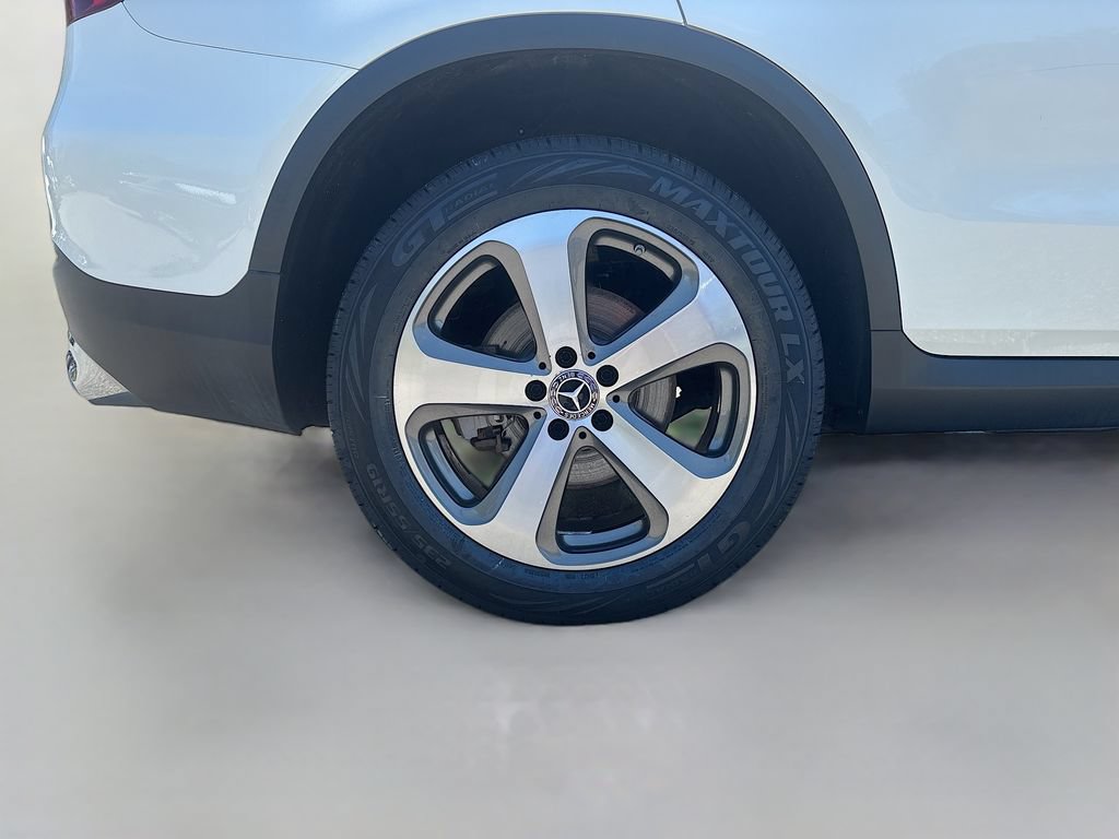 Used 2018 Mercedes-Benz GLC 300 w/ Multimedia Package image 14