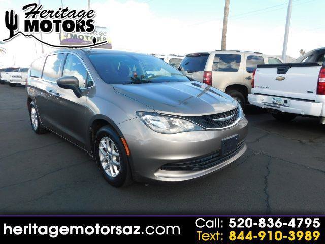 Used 2017 Chrysler Pacifica Touring image 1