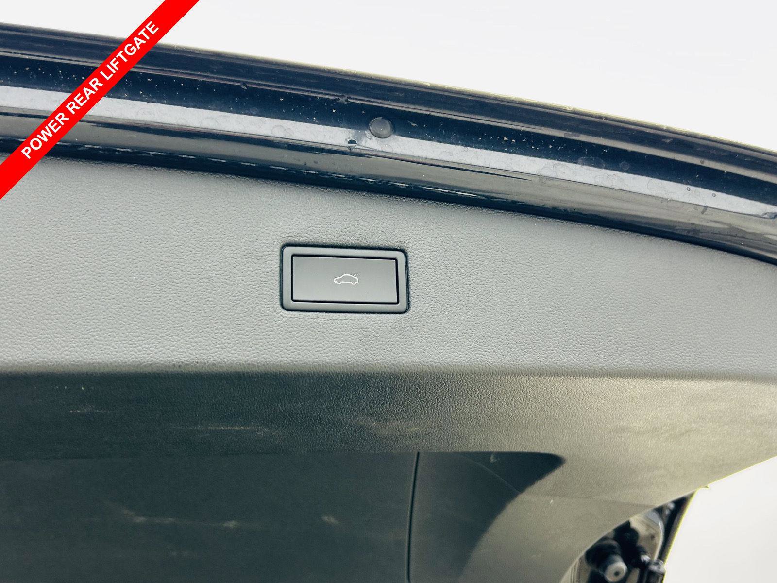 Used 2024 Volkswagen Tiguan Wolfsburg Edition w/ Panoramic Sunroof Package image 10