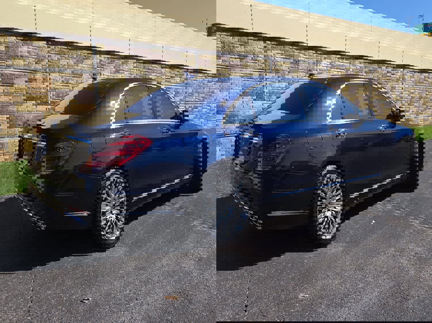 Used 2020 Mercedes-Benz S 560 4MATIC Sedan image 7