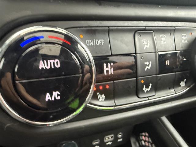 Used 2023 Chevrolet TrailBlazer RS w/ Sun and Liftgate Package image 39