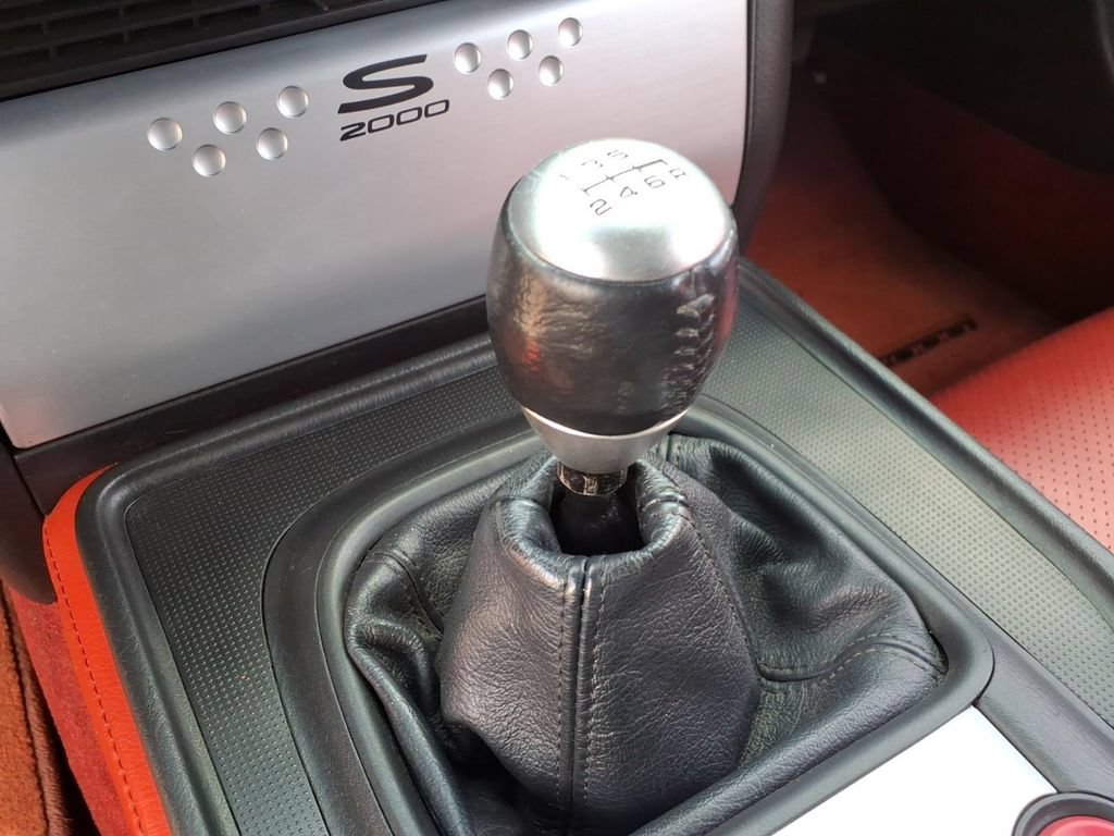 Used 2004 Honda S2000 image 19