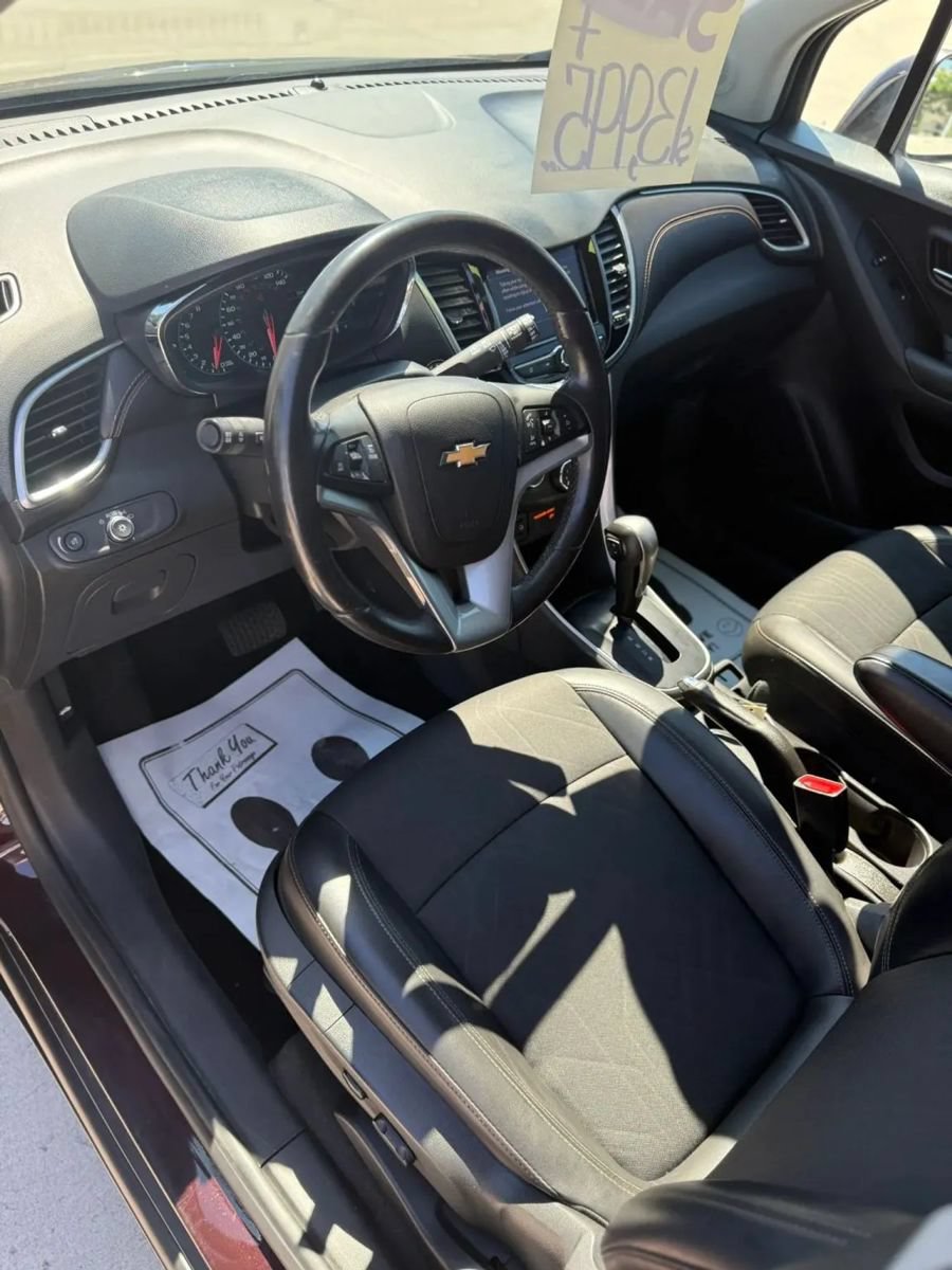 Used 2022 Chevrolet Trax LT w/ Driver Confidence Package AWD/4WD image 12