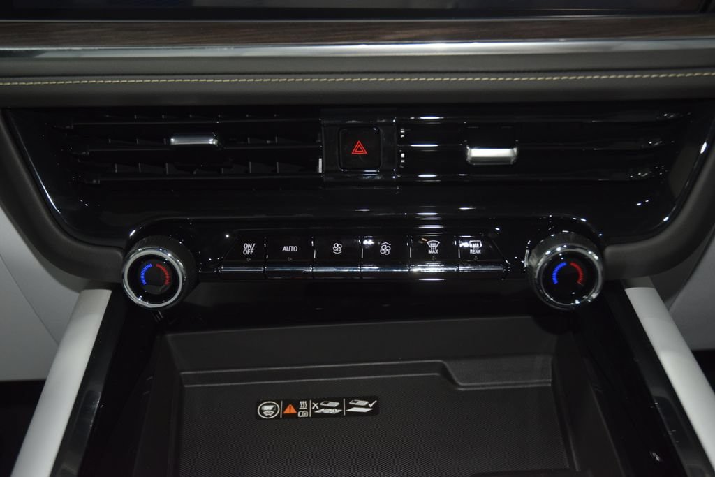 New 2026 Chevrolet Suburban Premier AWD/4WD image 34