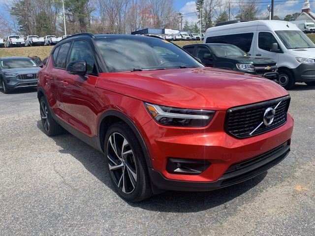 Used 2019 Volvo XC40 T5 R-Design image 2