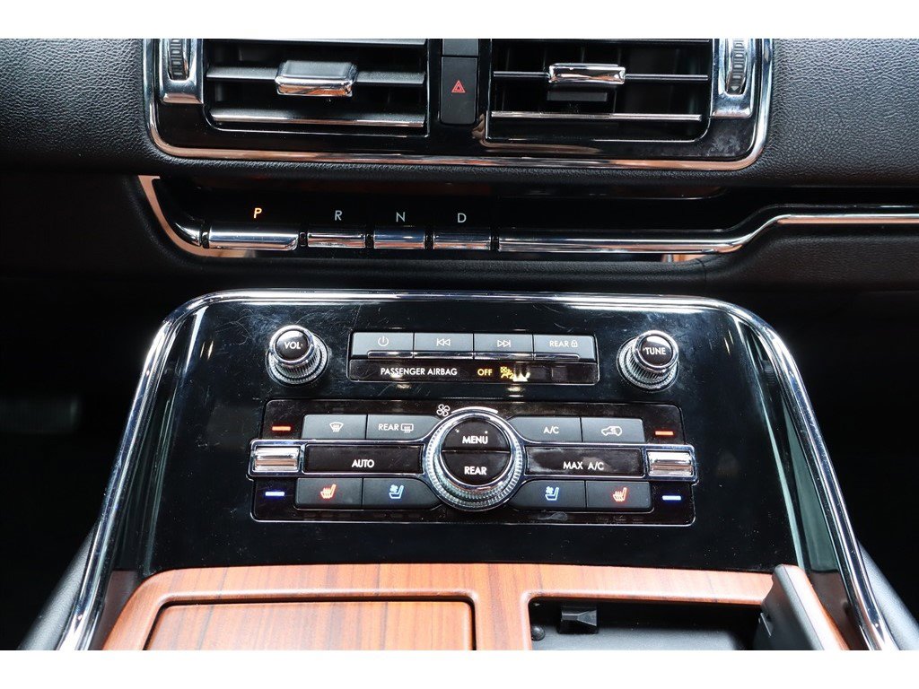 Used 2019 Lincoln Navigator Reserve image 36