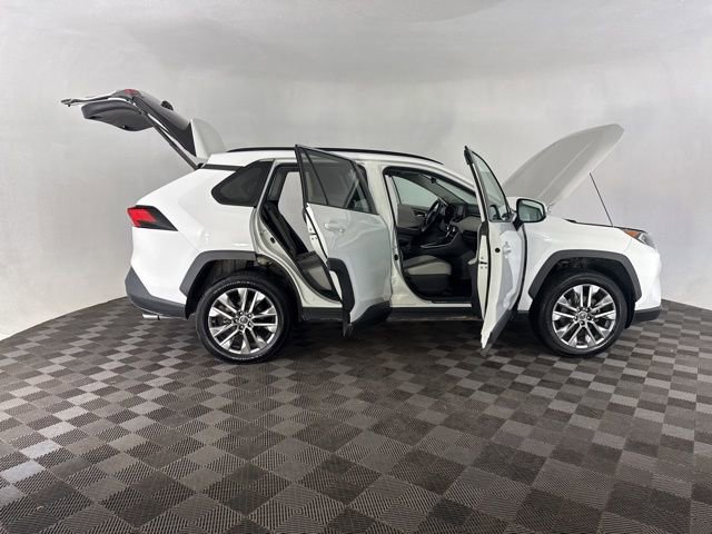 Used 2019 Toyota RAV4 XLE Premium w/ All Weather Liner Package image 15