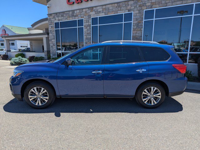 Used 2020 Nissan Pathfinder SL AWD/4WD image 2