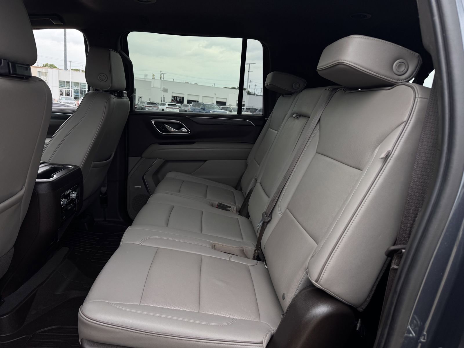 Used 2021 GMC Yukon XL SLT w/ SLT Luxury Package image 31