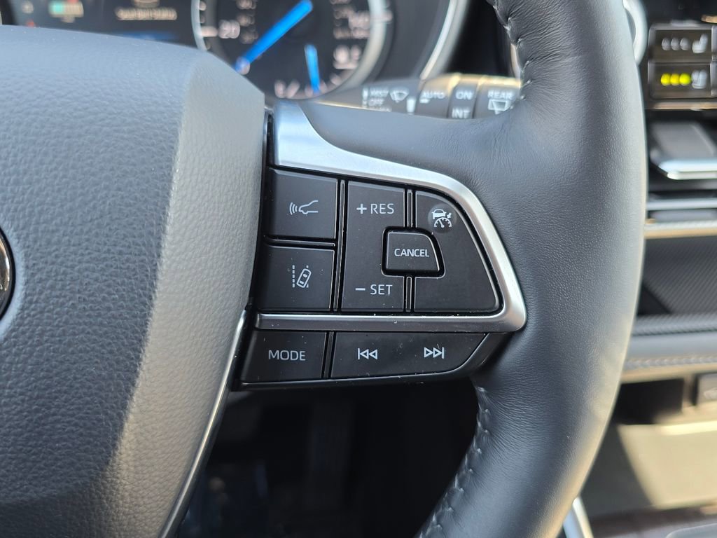 Used 2020 Toyota Highlander Platinum AWD/4WD image 20