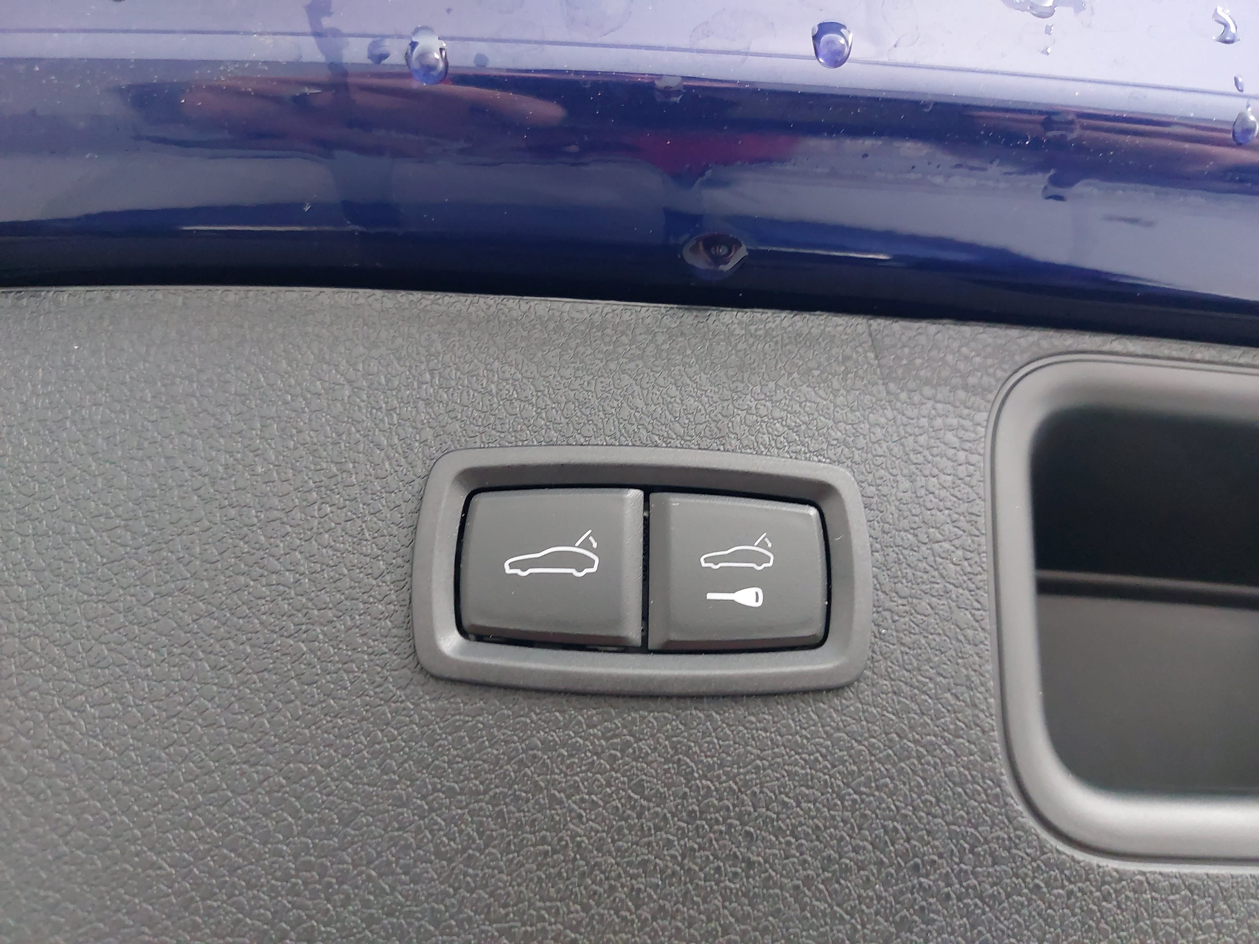 Certified 2026 Porsche Macan AWD/4WD image 15