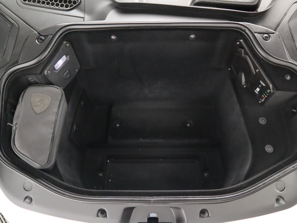 Used 2024 Lamborghini Revuelto image 25