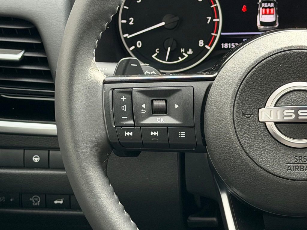 Used 2023 Nissan Rogue SL w/ SL Premium Package image 31