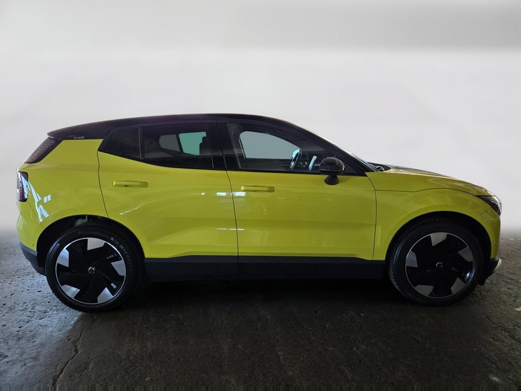 Certified 2025 Volvo EX30 Ultra AWD/4WD image 6