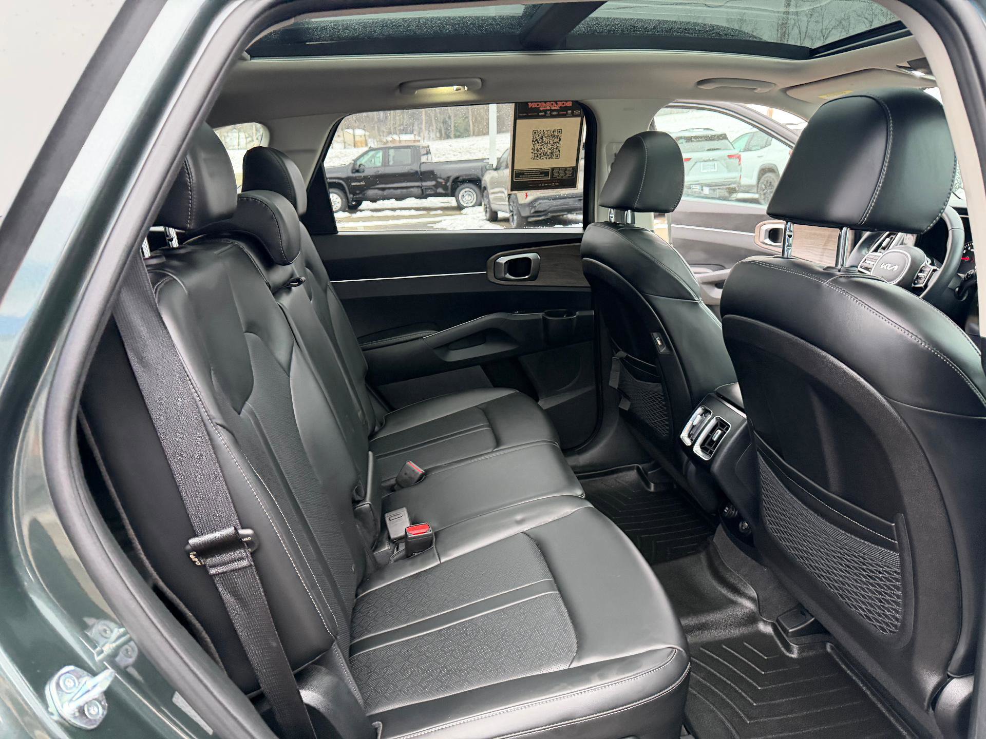 Used 2023 Kia Sorento S w/ Panoramic Sunroof Package image 31