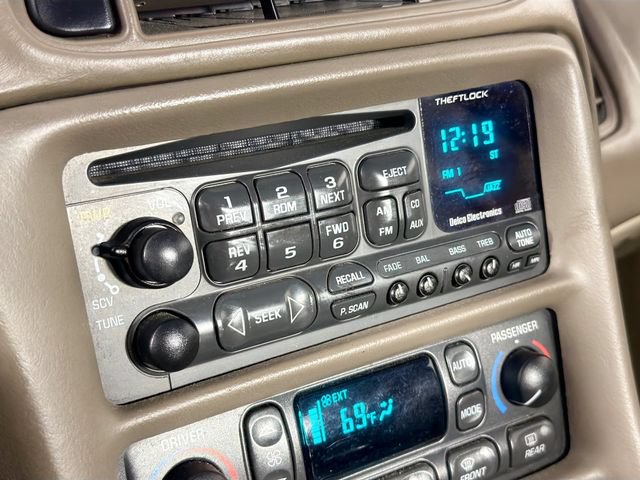 Used 2003 Chevrolet Corvette Coupe w/ Preferred Equipment Group RWD image 14