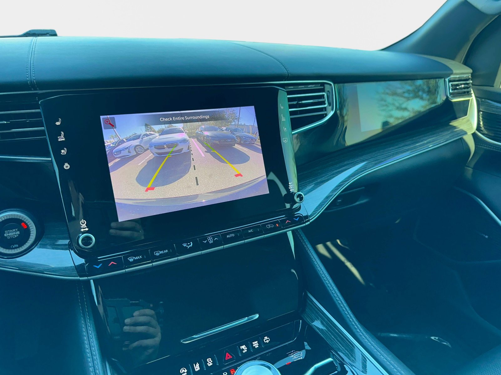 Used 2022 Jeep Wagoneer Series III w/ Flexible Seating Group image 26