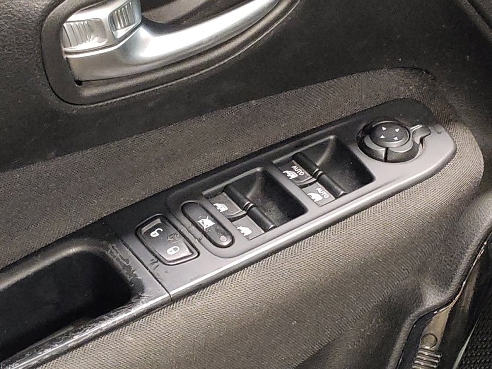 Used 2020 Jeep Renegade Altitude AWD/4WD image 27