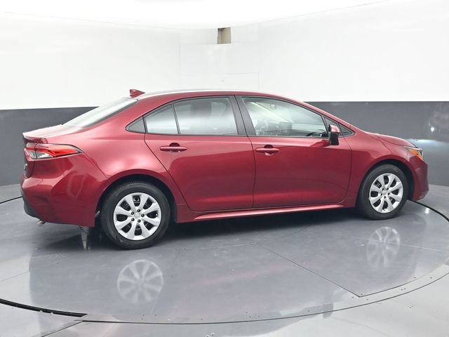 Used 2025 Toyota Corolla LE FWD image 3