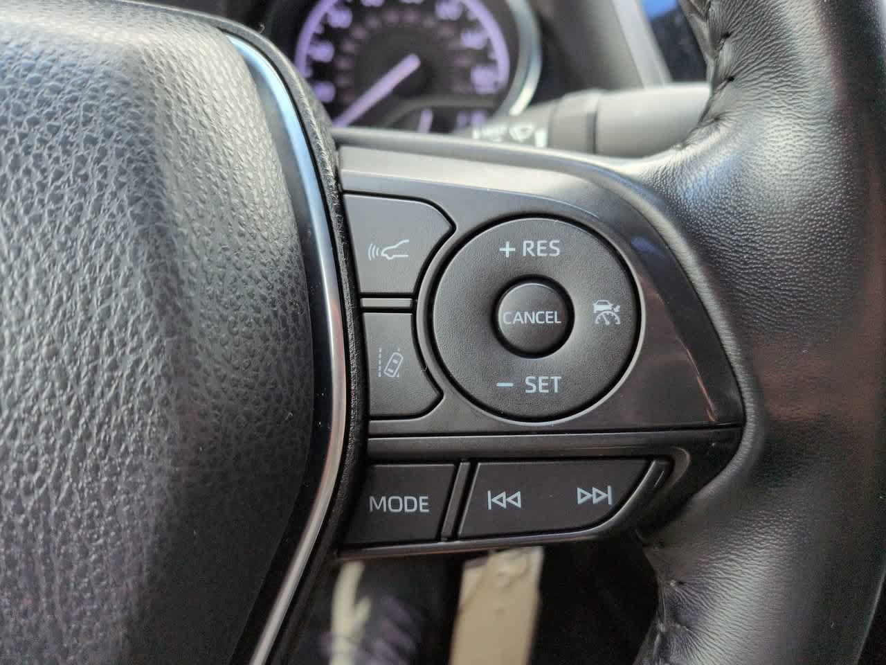 Used 2019 Toyota Camry SE FWD image 23