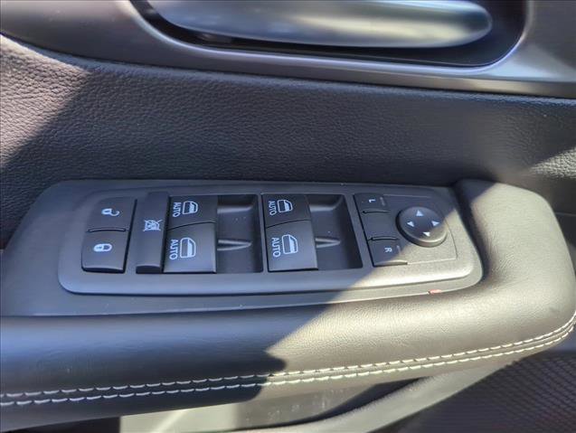 New 2026 Chrysler Pacifica Select image 17