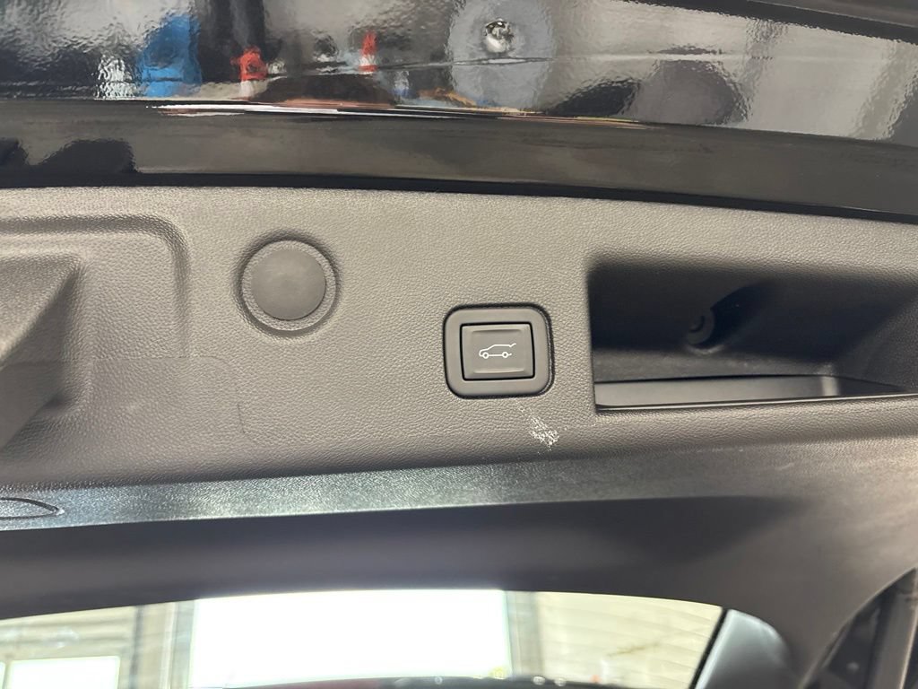 Used 2024 Chevrolet Equinox Premier FWD image 22