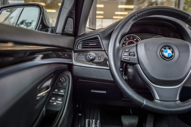 Used 2015 BMW 535i 535i - SILVER ON BLACK - NAV - image 28