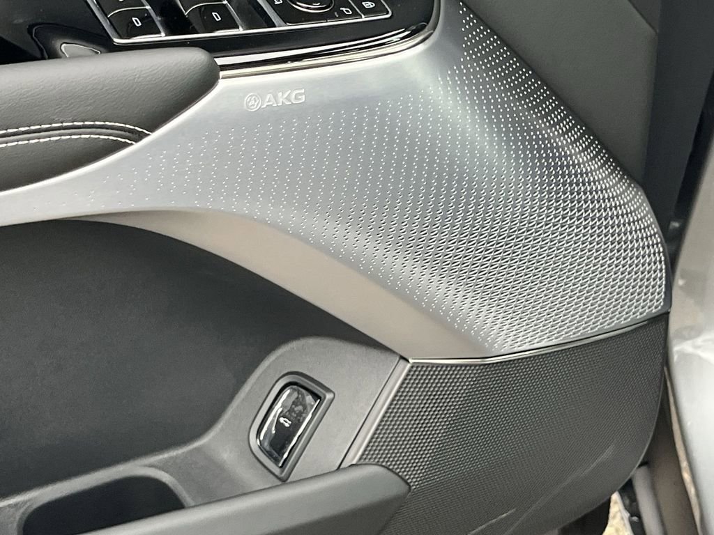 New 2026 Cadillac Lyriq Premium Luxury image 16