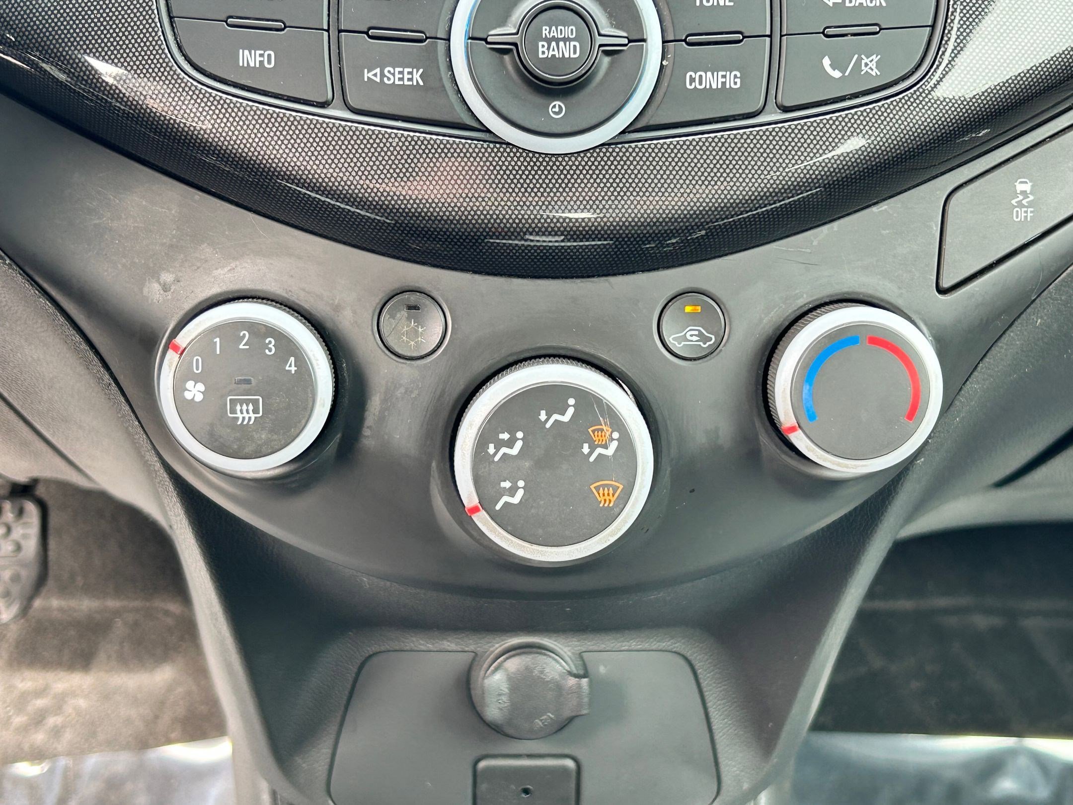 Used 2013 Chevrolet Spark LS image 20