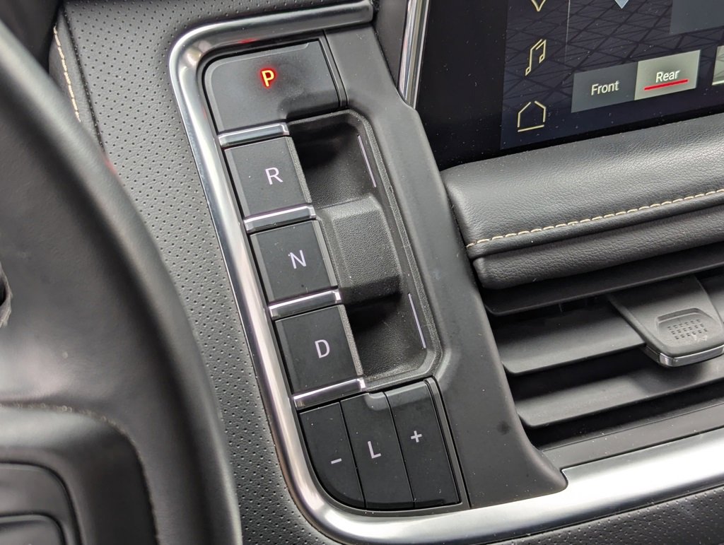 Used 2023 GMC Yukon SLT image 17